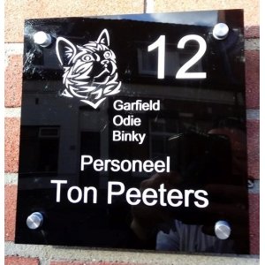 naambord Poes naambord Poes